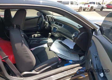 2014 Chevrolet Camaro 2Ls z USA, uszkodzony, nr VIN 2G1FA1E37E9135210